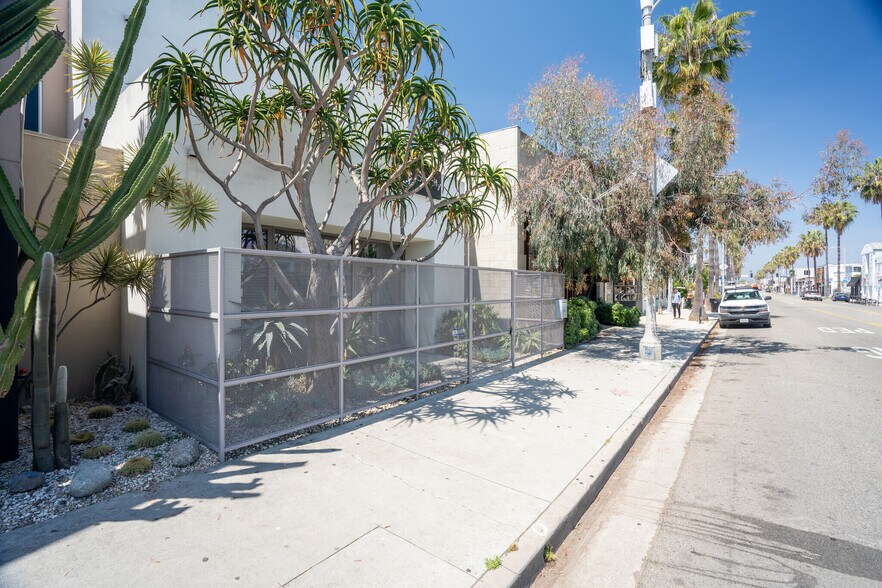 More Photos Of 1514 Abbot Kinney Blvd, Los Angeles Loft Creative Space For Lease