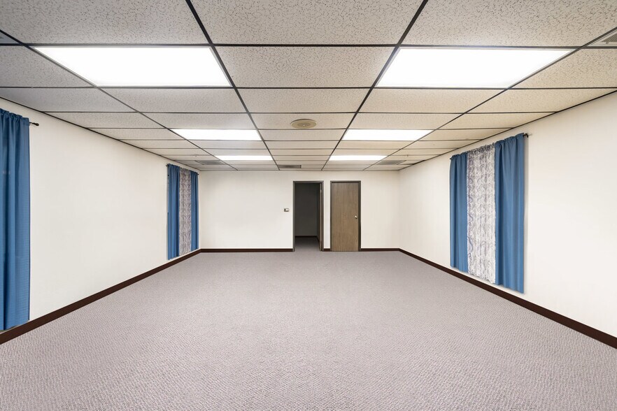 More Photos Of 231 W Blueridge Ave, Orange Manufacturing For Sale