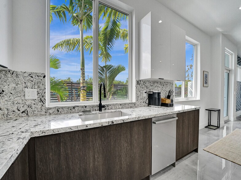 More Photos Of 1220-1226 NE 15th Ave, Fort Lauderdale Apartments For Sale