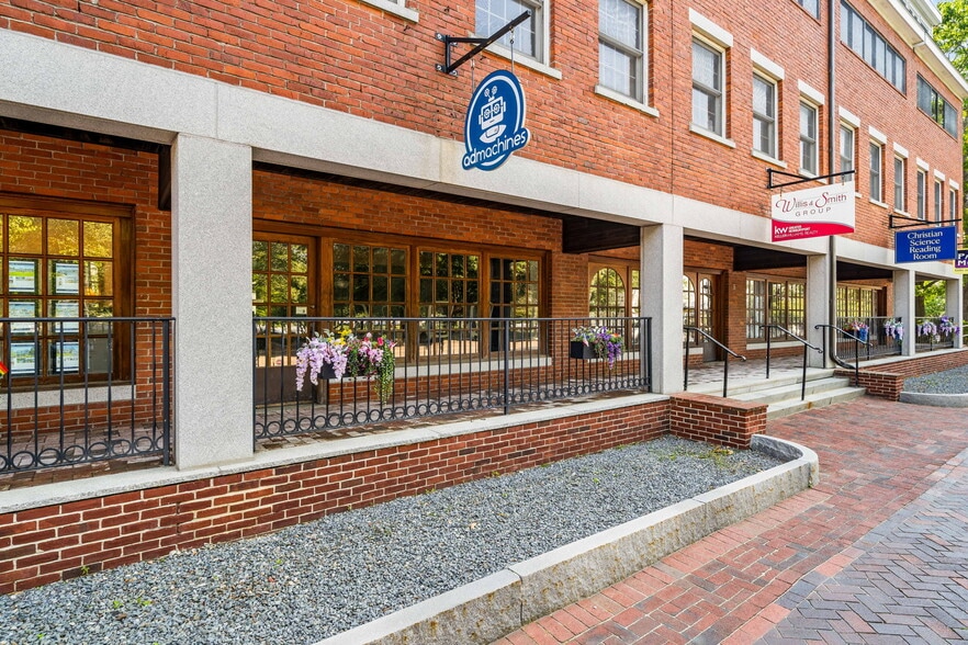 More Photos Of 1 Merrimac St, Newburyport Apartments For Lease