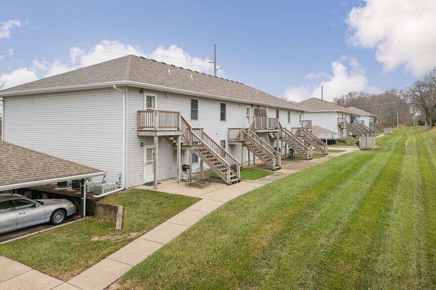 More Photos Of 2301 S Riverside Rd, Saint Joseph Apartments For Sale