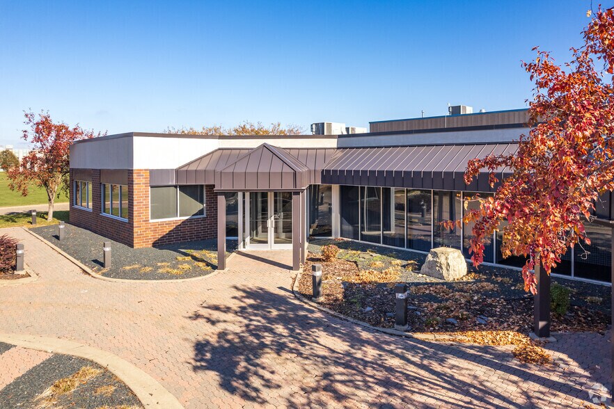 More Photos Of 8700 N Wyoming Ave, Brooklyn Park Manufacturing For Lease