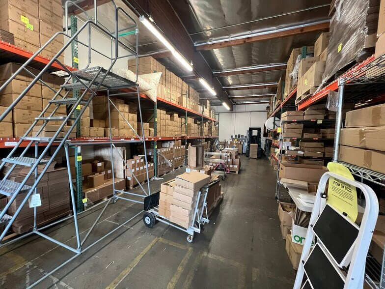 More Photos Of 13227 Saticoy St, North Hollywood Warehouse For Lease