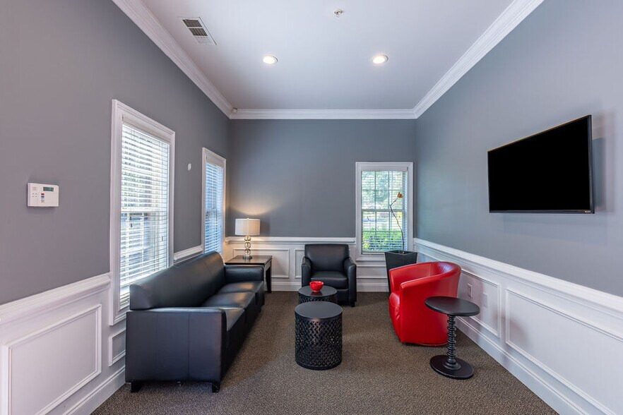 More Photos Of 3375 Chastain Gardens Dr, Kennesaw Office For Sale