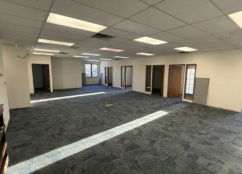 More Photos Of 1956-1964 E Whipp Rd, Dayton Medical For Sale