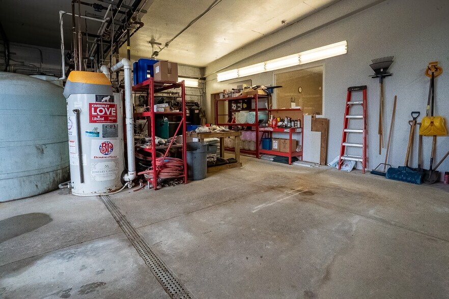 More Photos Of 771 Dundas St, Woodstock Specialty For Sale