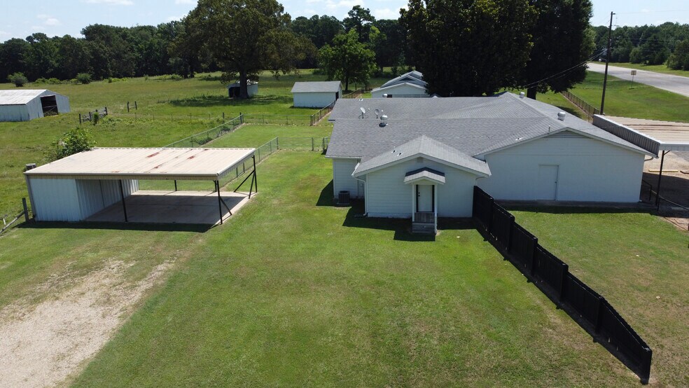More Photos Of 4846 US Highway 67 W, Simms Daycare Center For Sale