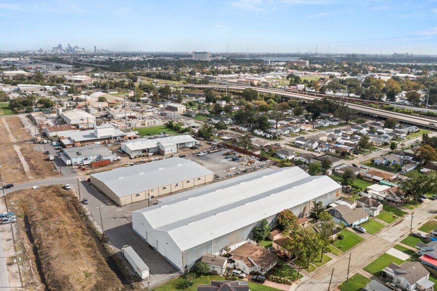 More Photos Of 3720 Robertson St, Metairie Warehouse For Lease