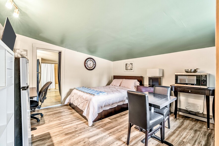 More Photos Of 6729 SE 162nd Ave, Portland Horse Stables For Sale