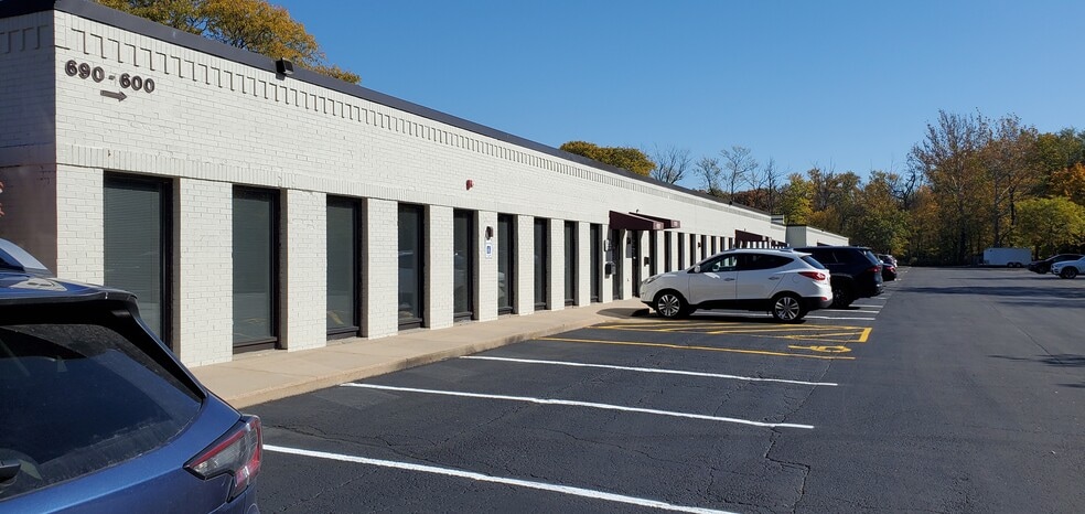 More Photos Of 710 E Ogden Ave, Naperville Office For Lease