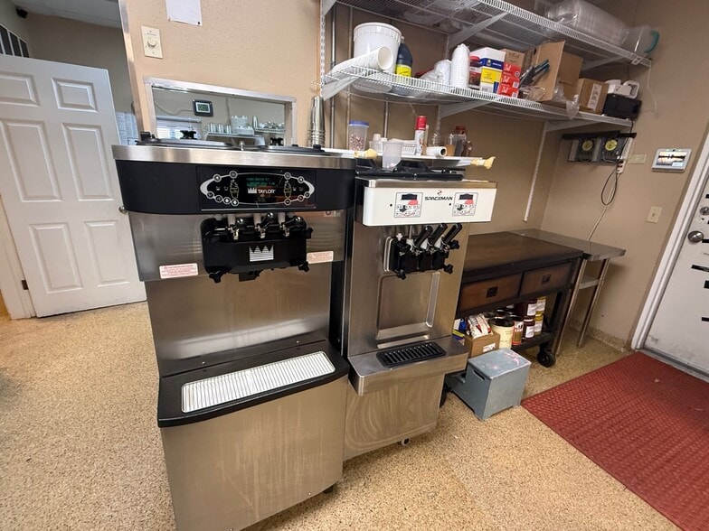 More Photos Of 2521 French Ave, Sanford Fast Food For Sale