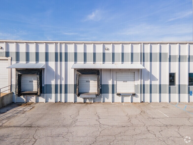 More Photos Of 2012 Corporate 44 Dr, Fenton Unknown For Lease
