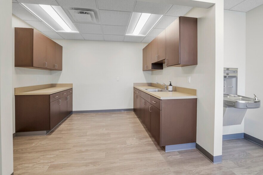 More Photos Of 1425 Mount Vernon Rd, Newark Manufacturing For Lease