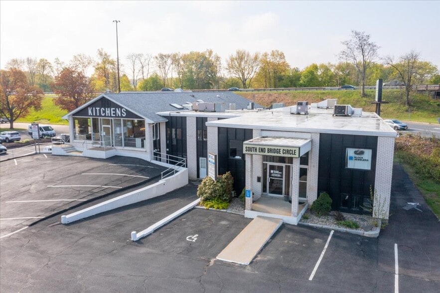 More Photos Of 584 Meadow St, Agawam Medical For Lease