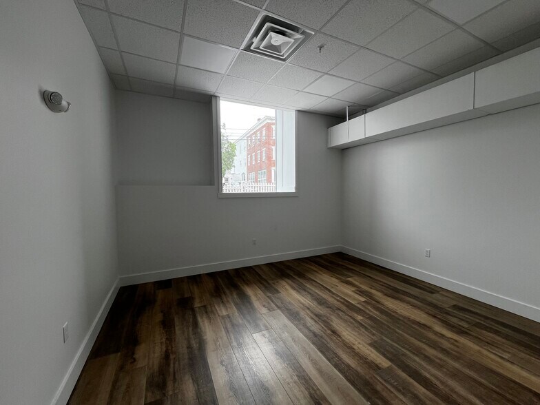 More Photos Of 75 Bacon St, Biddeford Religious Facility For Lease