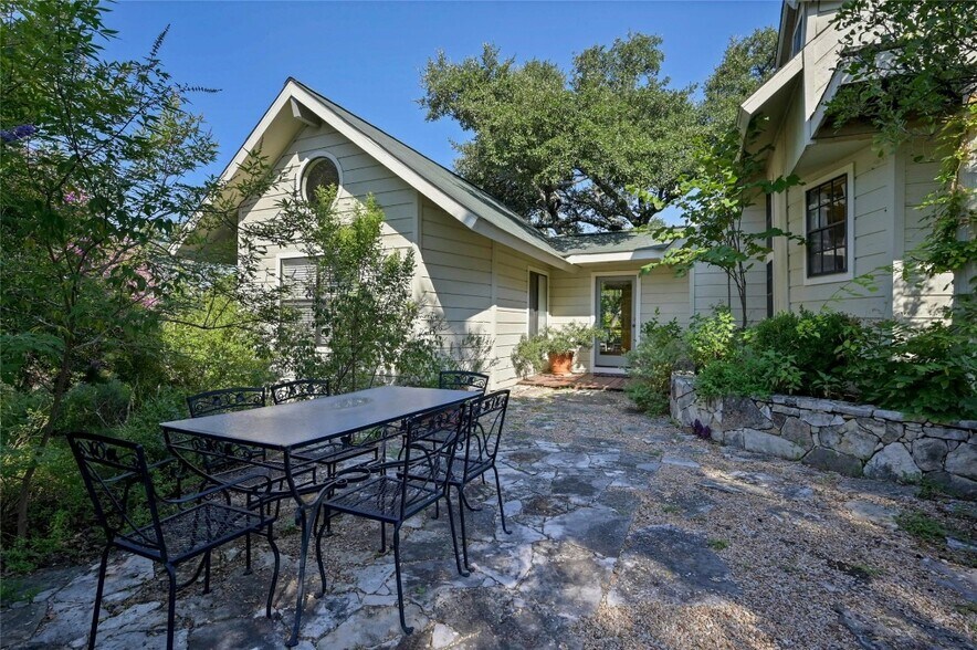 More Photos Of 167 N Tumbleweed Trl, Austin Specialty For Sale