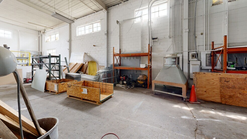 More Photos Of 12357 E Eight Mile Rd, Warren Warehouse For Sale
