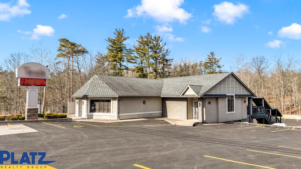 Primary Photo Of 7098 Mahoning Ave, Youngstown Restaurant For Sale