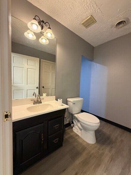 More Photos Of 139 New Hope Rd, Lawrenceville Warehouse For Sale