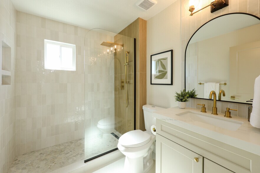 More Photos Of 658 Santa Fe Dr, Encinitas Multifamily For Sale