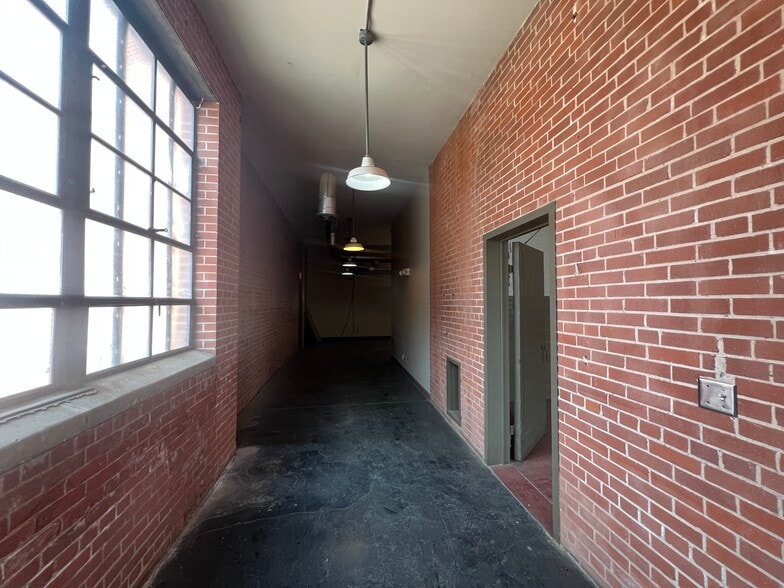 More Photos Of 624 W Sheridan Ave, Oklahoma City Office For Lease