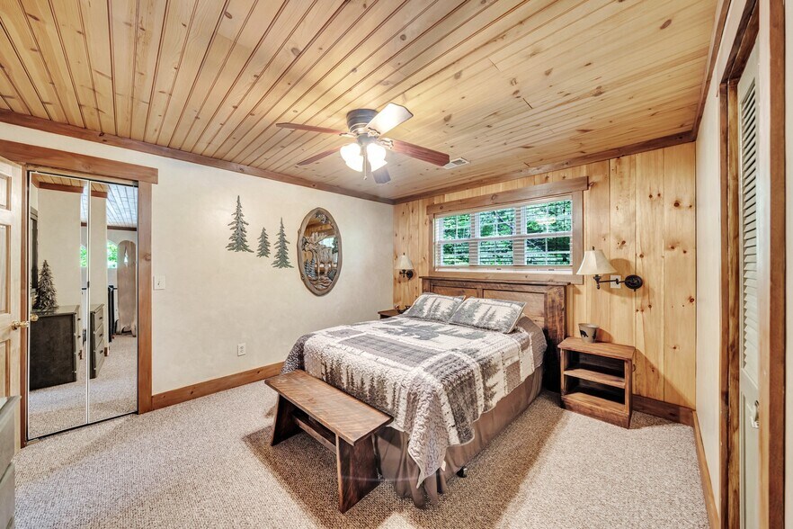More Photos Of 2003 Bend of the Riv, Hiawassee Lodge Meeting Hall For Sale