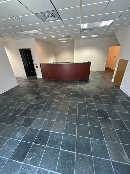 More Photos Of 4707 Enterprise Ave, Naples Loft Creative Space For Lease