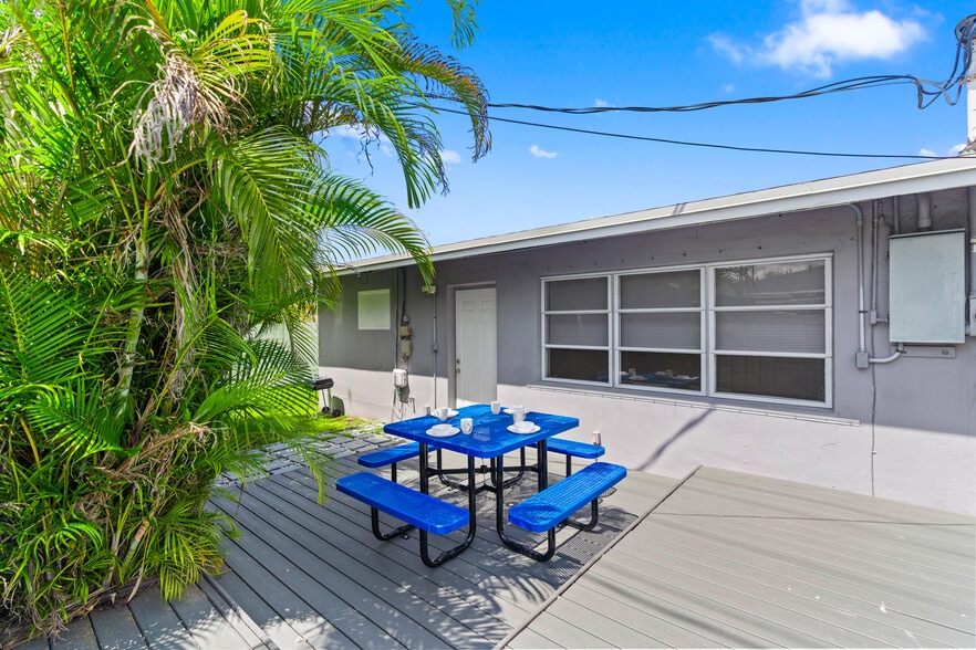 More Photos Of 1520 NE 51st St, Fort Lauderdale Apartments For Sale