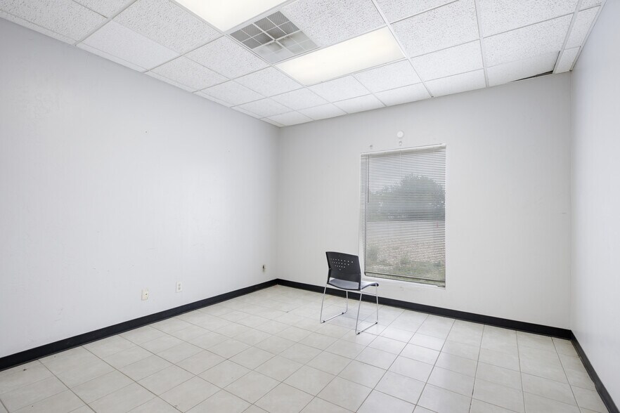 More Photos Of 31 Steel Rd, Wylie Manufacturing For Lease