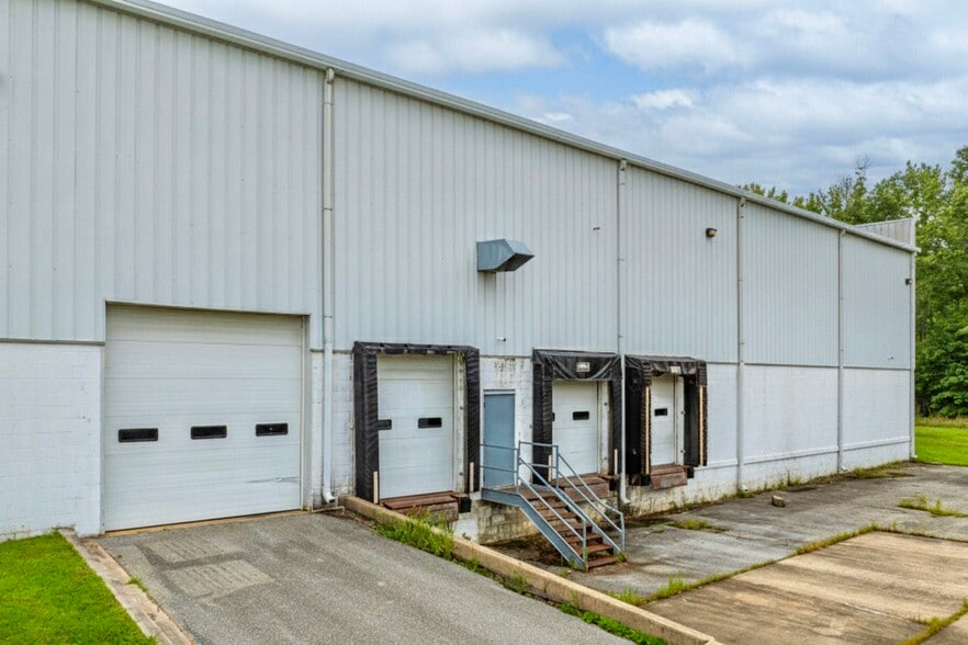 More Photos Of 115 Pencader Dr, Newark Manufacturing For Lease