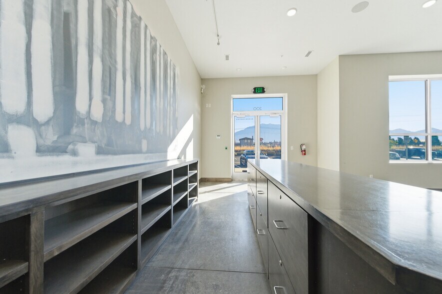 More Photos Of 1020 W 600 S, Lindon Warehouse For Lease