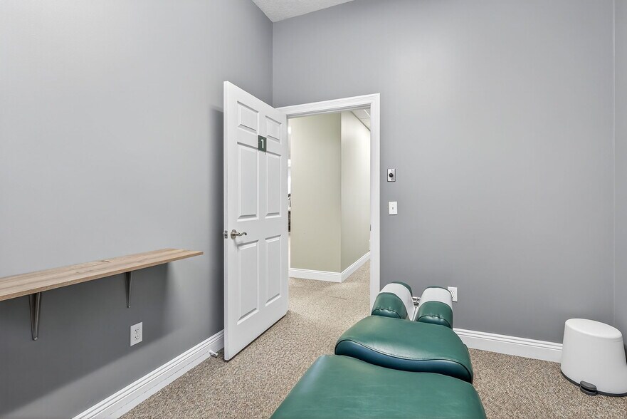 More Photos Of 160 Westmount Dr, Farmington Office For Sale