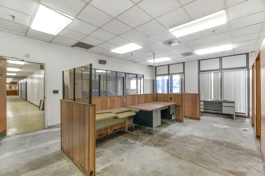 More Photos Of 1444 Lancaster Hwy, Chester Manufacturing For Sale