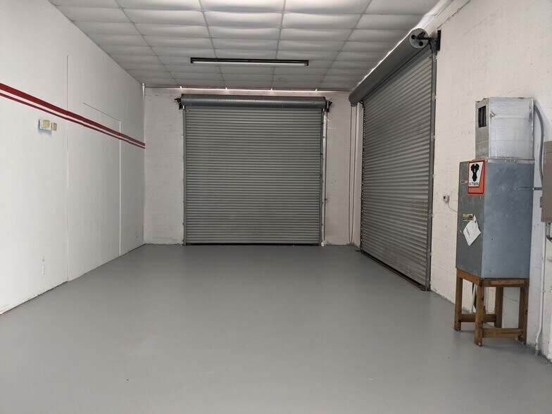 More Photos Of 845 Pop Tilton Pl, Jensen Beach Warehouse For Lease