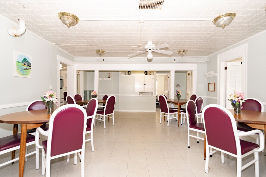 More Photos Of 8 Jennifer Dr, Merrimack Flex For Sale