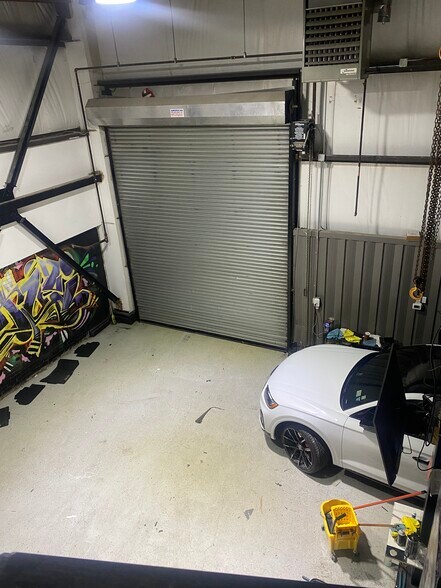 More Photos Of 147 Wayne St, Staten Island Warehouse For Lease