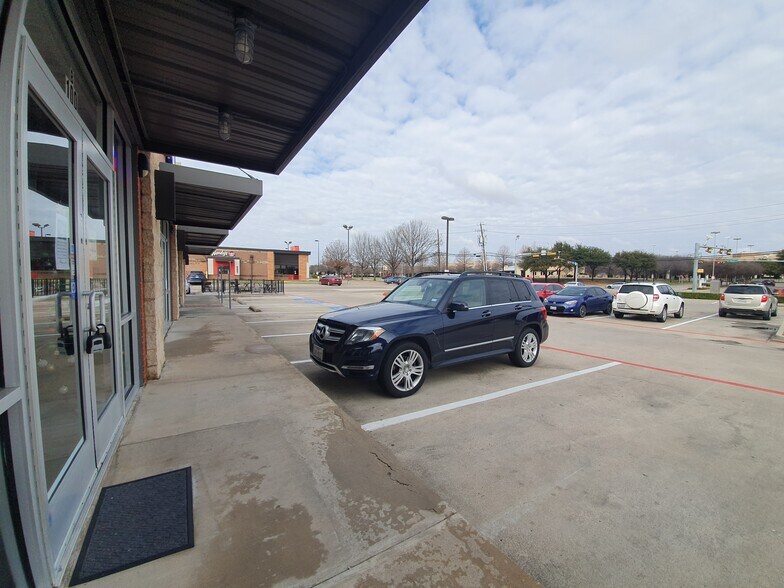 More Photos Of 6100 W Park Blvd, Plano General Retail For Lease