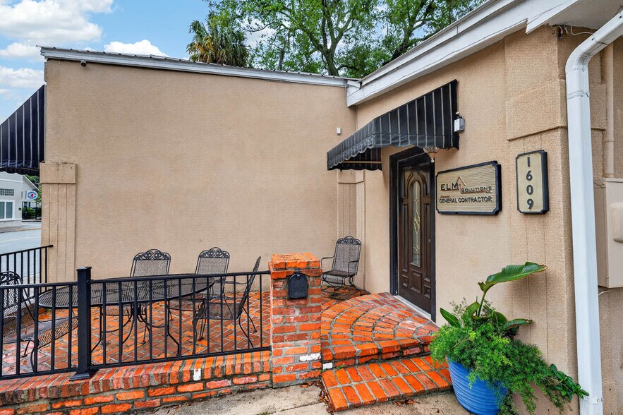More Photos Of 1607 Norwich St, Brunswick Flex For Sale