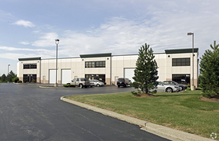 More Photos Of 18521 Spring Creek Dr, Tinley Park Light Distribution For Lease