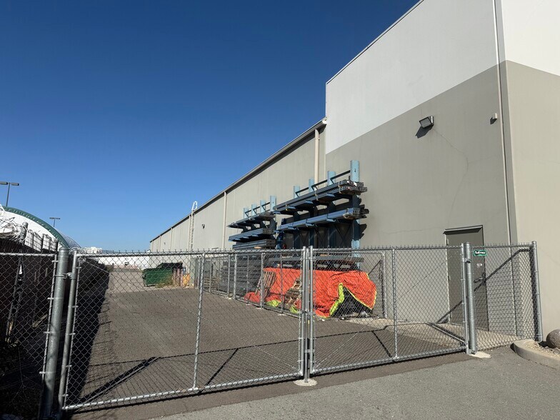 More Photos Of 911 Linda Way, Sparks Warehouse For Lease
