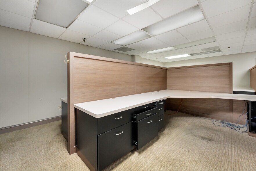 More Photos Of 1900 Buford Hwy, Duluth Warehouse For Lease