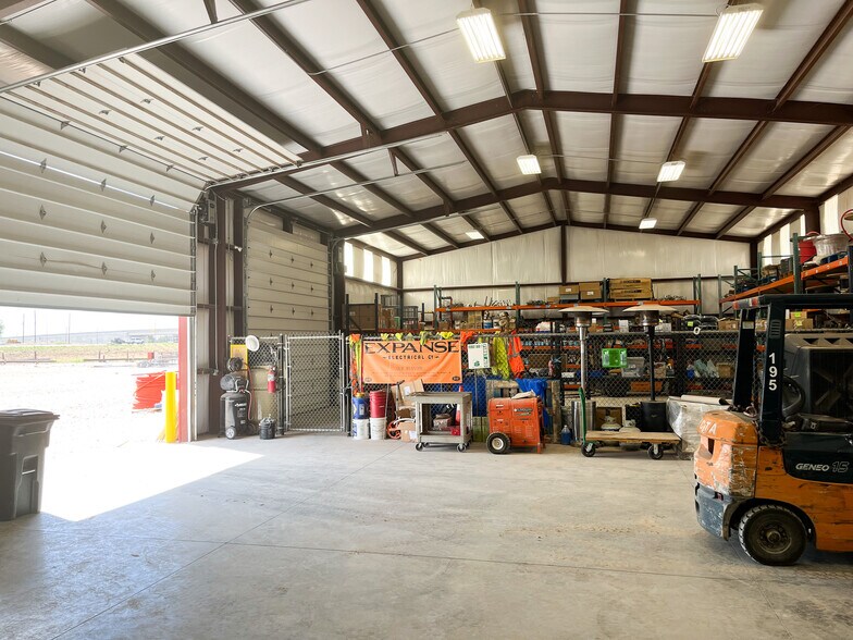 More Photos Of 3611 N US Highway 87, Big Spring Warehouse For Lease