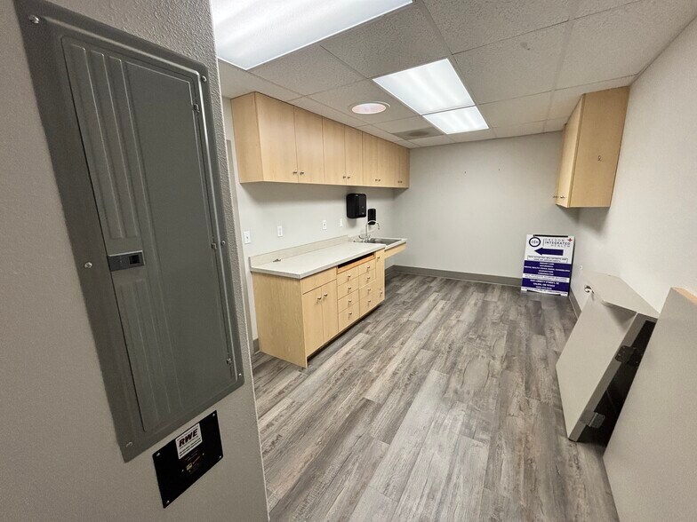 More Photos Of 1515-1535 Liberty St SE, Salem Medical For Lease