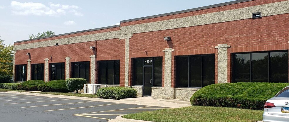 More Photos Of 440 Quadrangle Dr, Bolingbrook Office For Sale