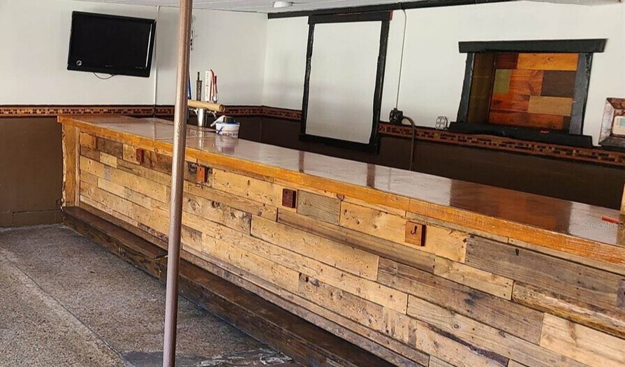 More Photos Of 275 S Lake Shore Way, Lake Alfred Restaurant For Sale