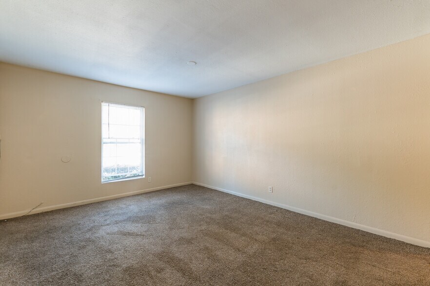 More Photos Of 1204-1216 Lakeview Dr NW, Conyers Apartments For Sale