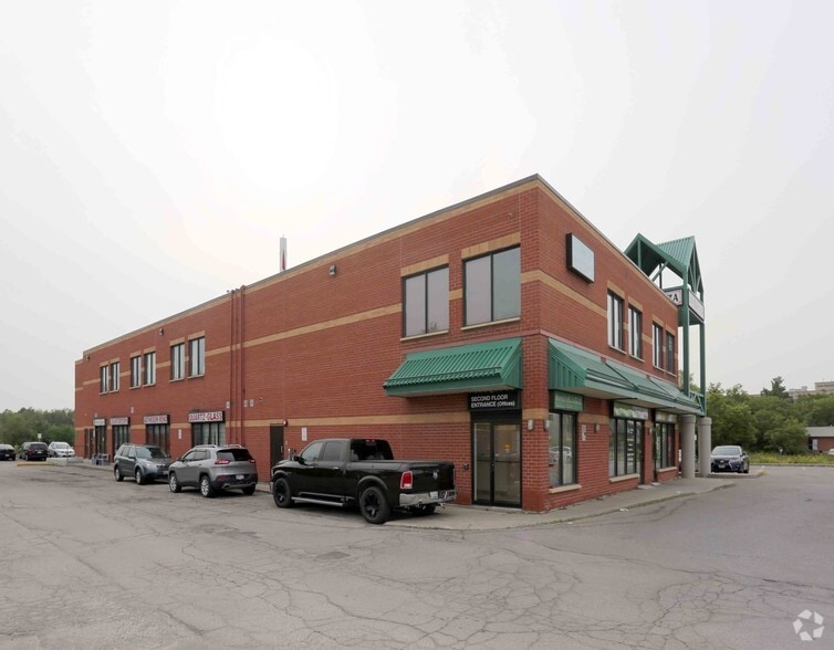 More Photos Of 13025 Yonge St, Richmond Hill Freestanding For Lease