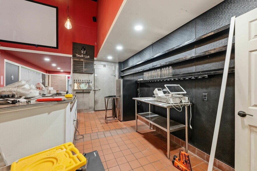 More Photos Of 329 14th St, Oakland Restaurant For Sale