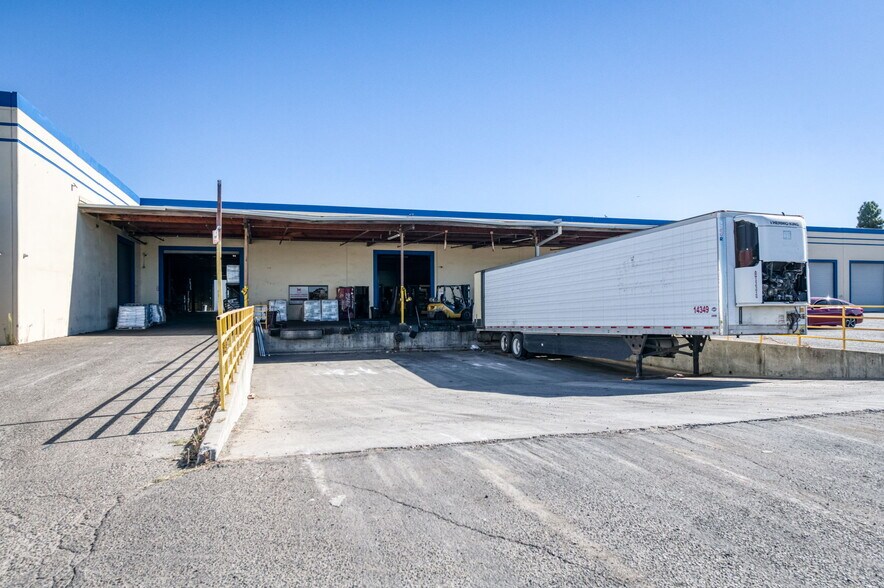 More Photos Of 5333 N Cornelia Ave, Fresno Warehouse For Sale