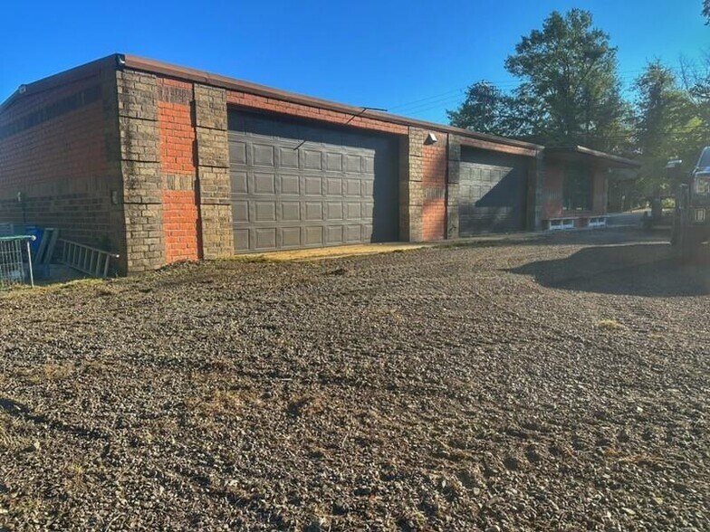More Photos Of 120 S Cumberland Ave, Russellville Office For Sale